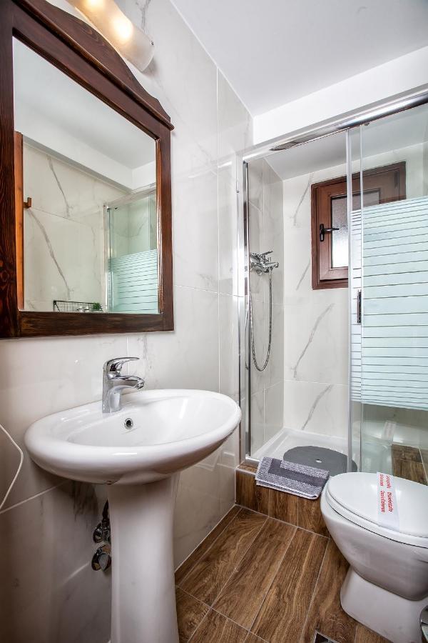 La Noi Guesthouse Samarina Luaran gambar